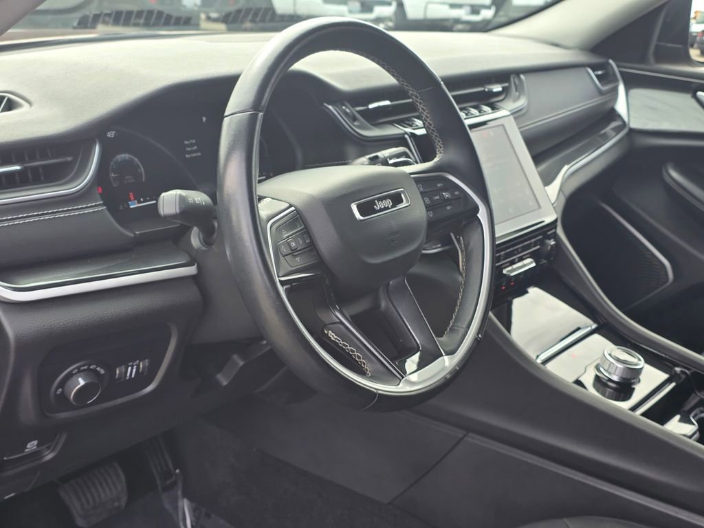 Used 2022 Jeep Grand Cherokee L Laredo w/ Luxury Tech Group I image 13