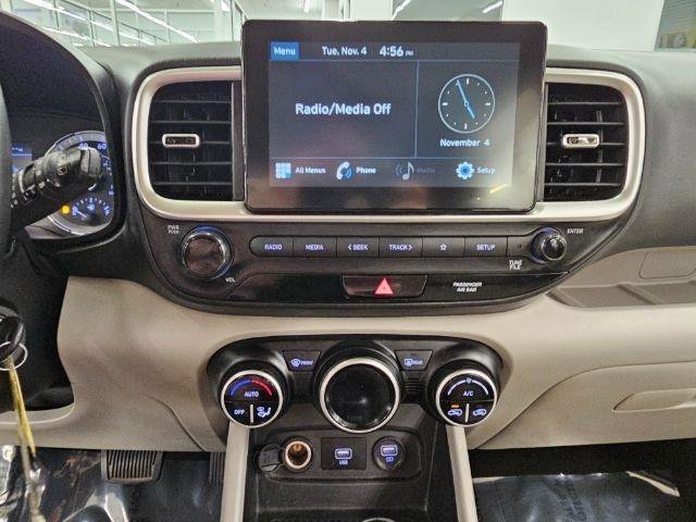 Used 2021 Hyundai Venue SEL image 15
