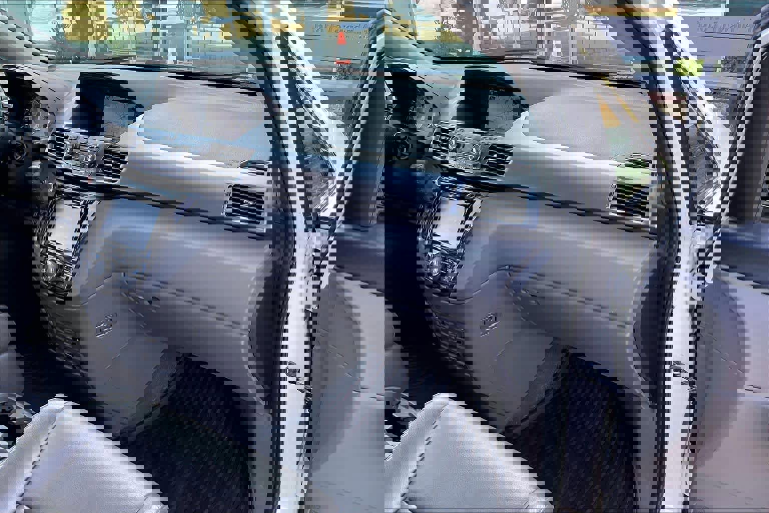 Used 2015 Honda Odyssey Touring Elite image 19