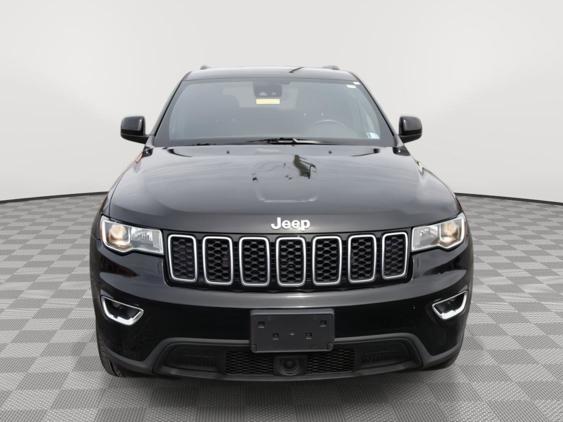 Used 2021 Jeep Grand Cherokee Laredo image 2