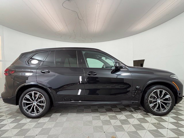 Used 2024 BMW X5 xDrive40i w/ M Sport Package AWD/4WD image 8