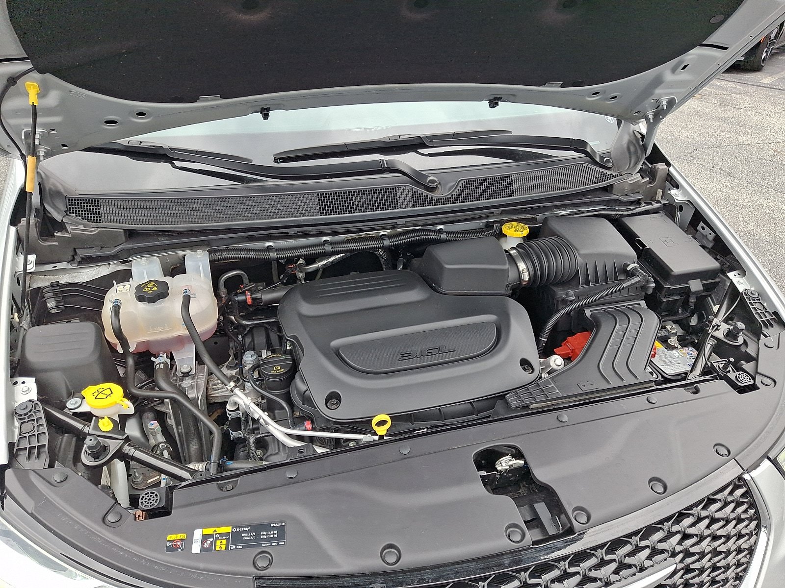 Certified 2024 Chrysler Pacifica Touring-L AWD/4WD image 26