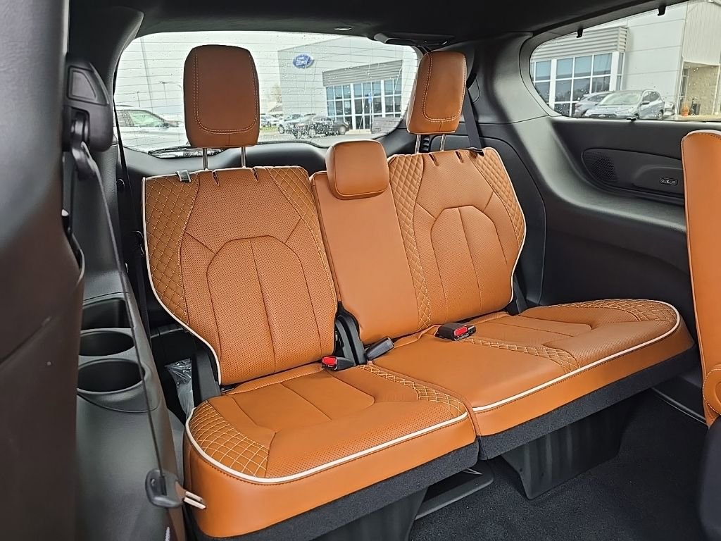 New 2026 Chrysler Pacifica Pinnacle FWD image 50