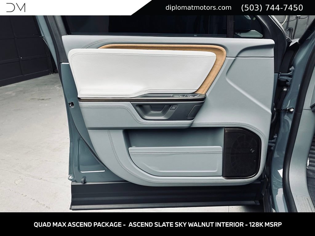 Used 2026 Rivian R1S Premium AWD/4WD image 29