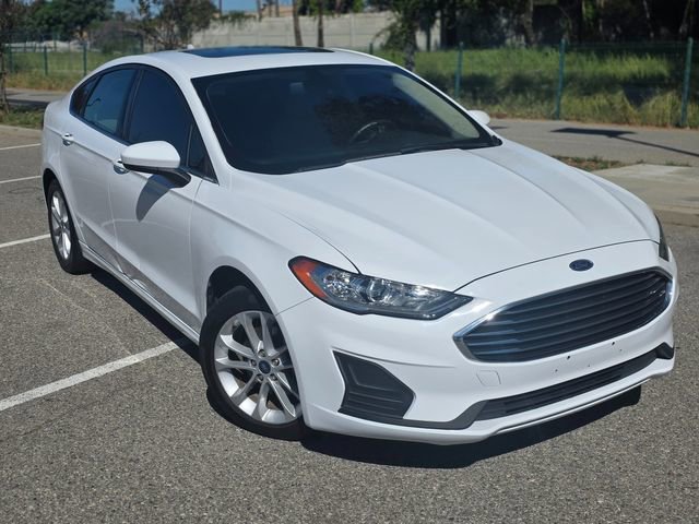 Used 2020 Ford Fusion SE image 3