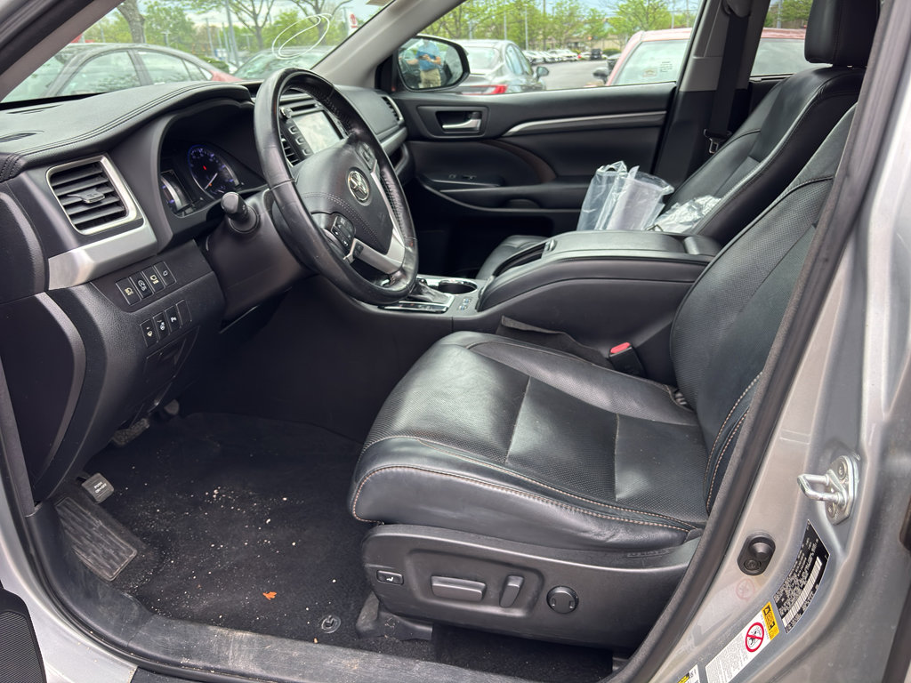 Used 2018 Toyota Highlander Limited Platinum image 6
