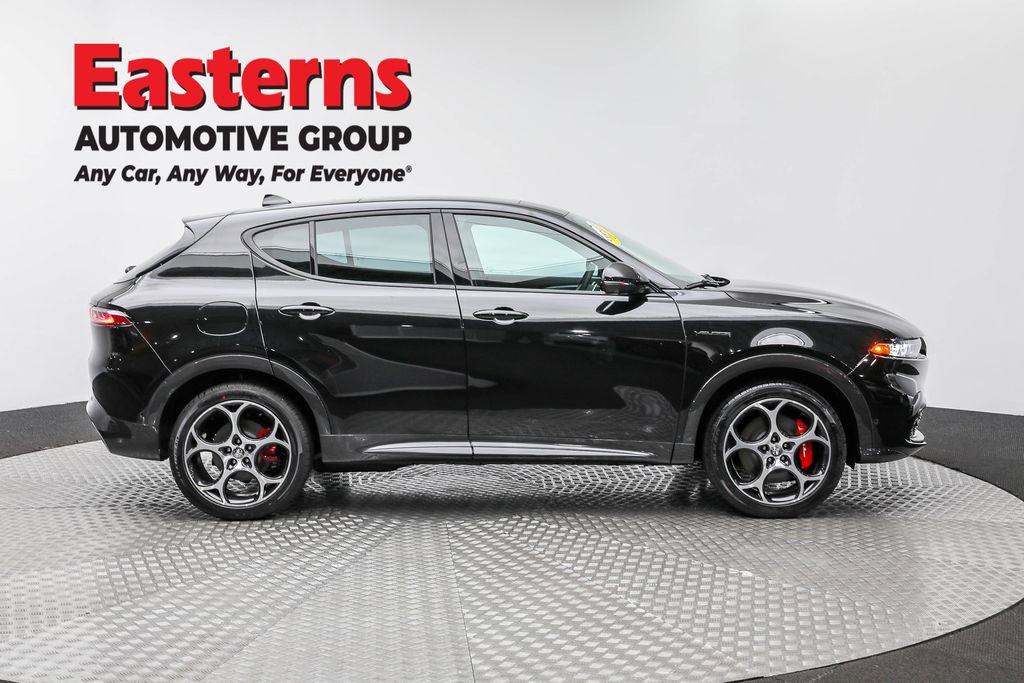 Used 2024 Alfa Romeo Tonale Veloce AWD/4WD image 4
