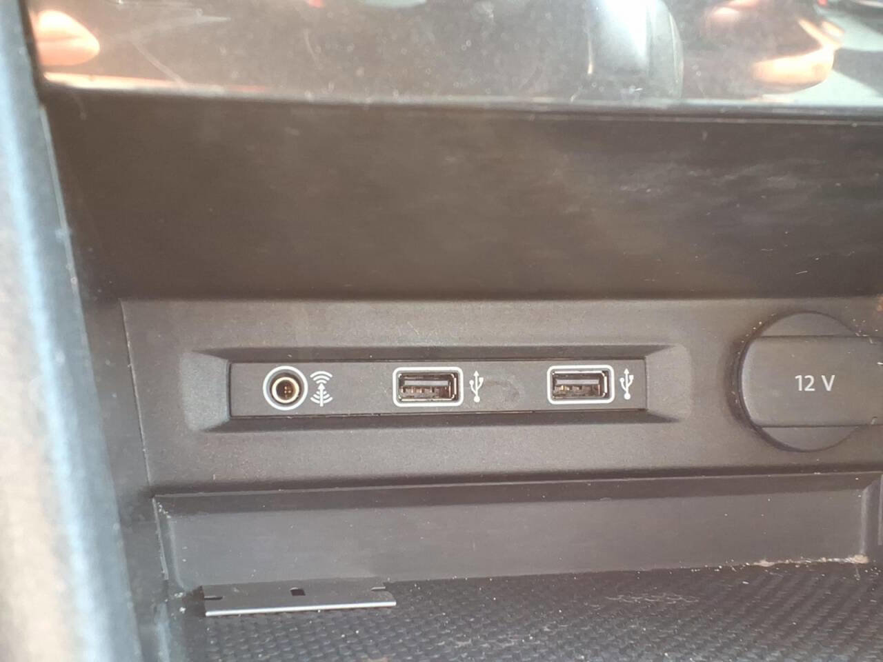 Used 2018 Volkswagen Tiguan SE w/ Panoramic Sunroof Package FWD image 22