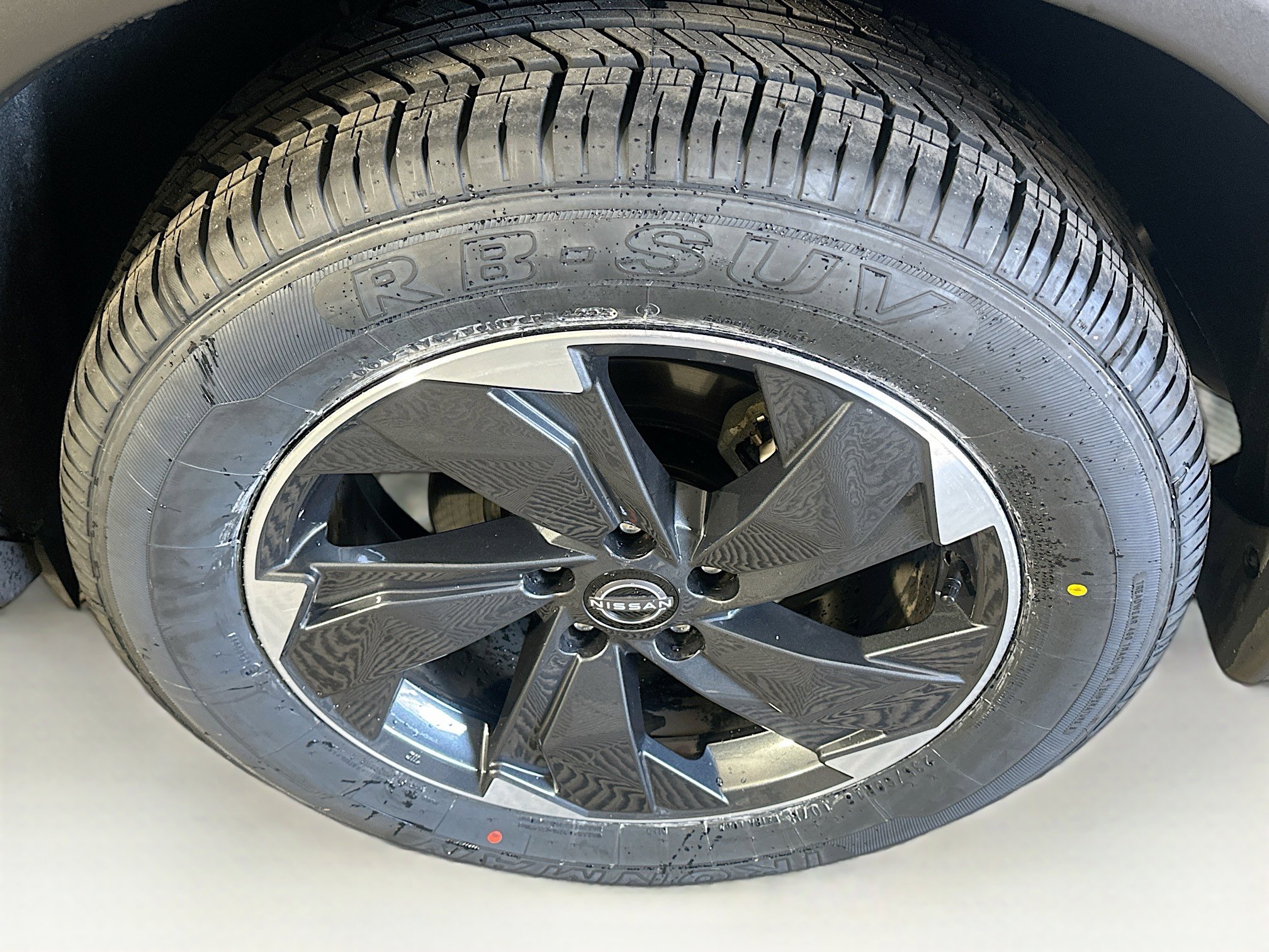 Used 2024 Nissan Rogue SV image 11