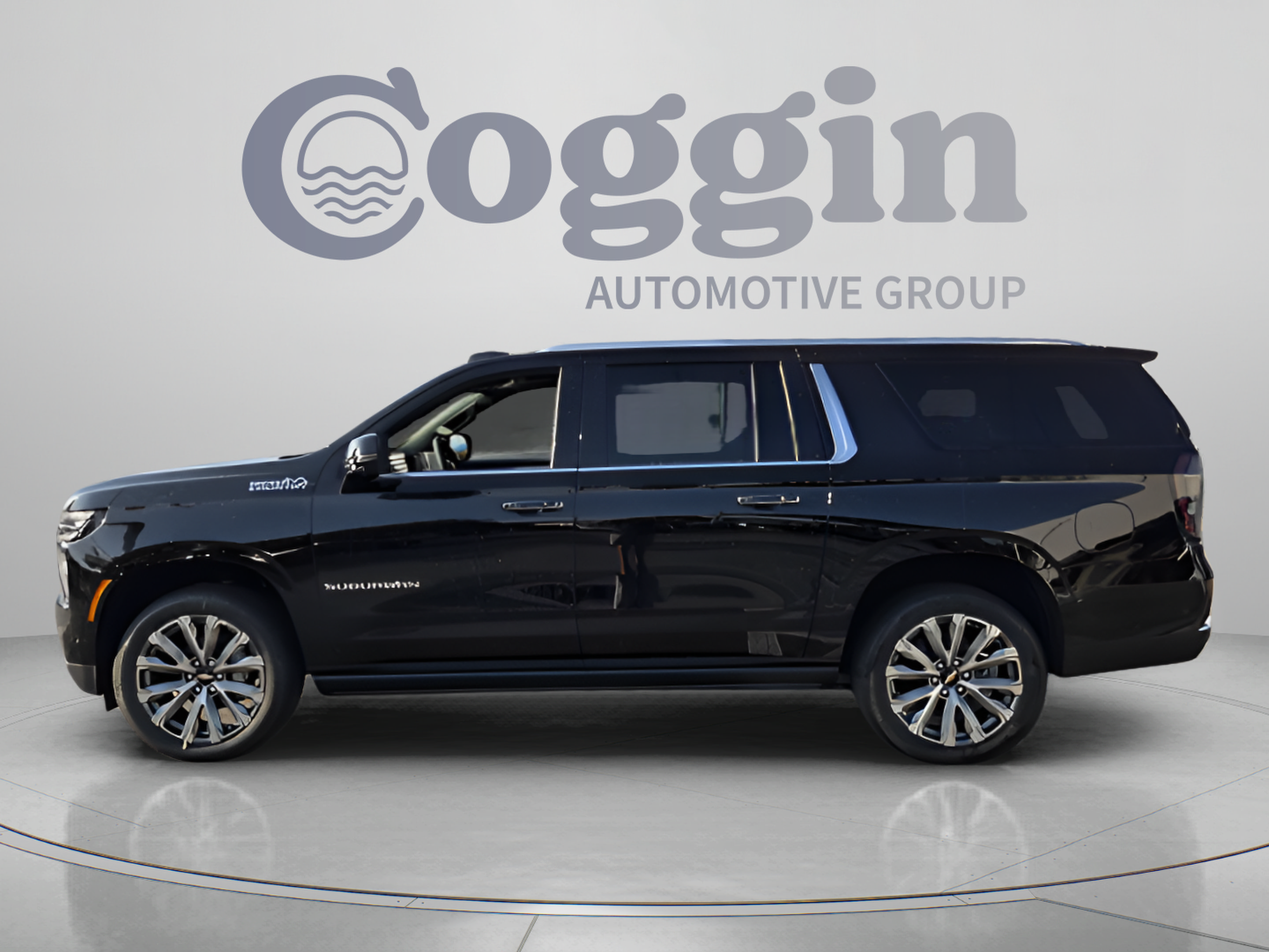 New 2026 Chevrolet Suburban High Country RWD image 2