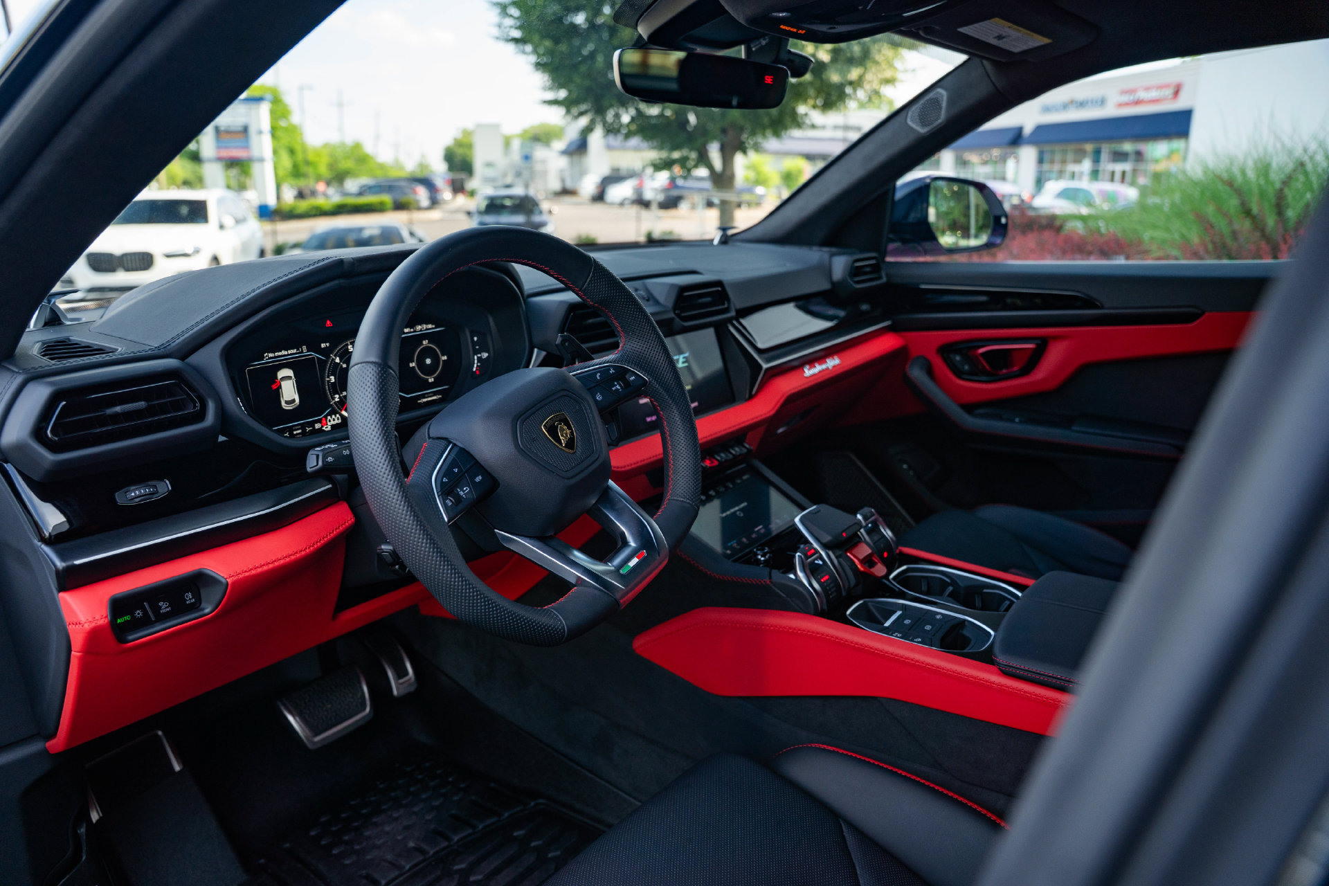 Used 2025 Lamborghini Urus Performante AWD/4WD image 19