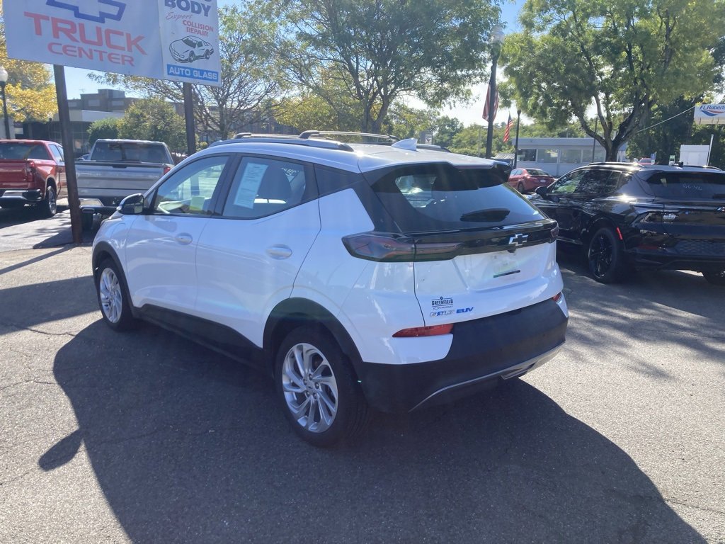 Used 2022 Chevrolet Bolt EUV LT w/ Comfort Package image 5