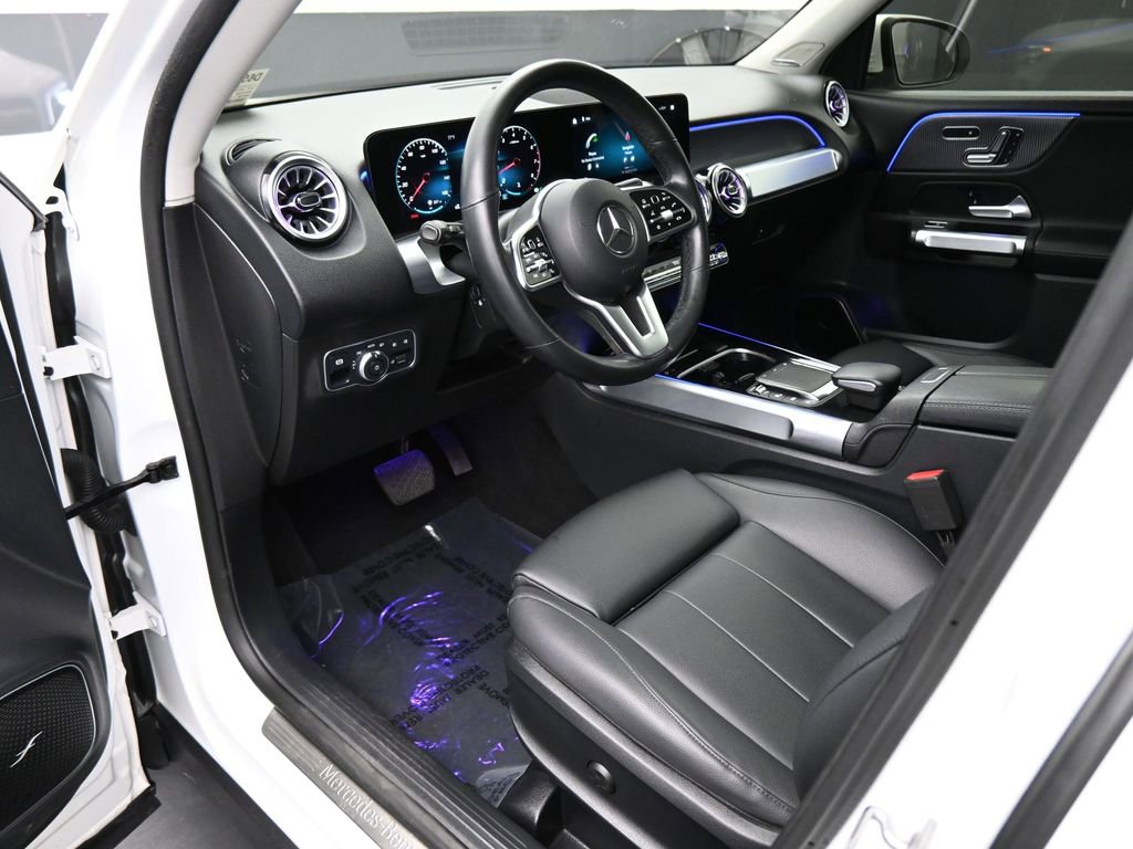 Used 2023 Mercedes-Benz GLB 250 4MATIC image 2