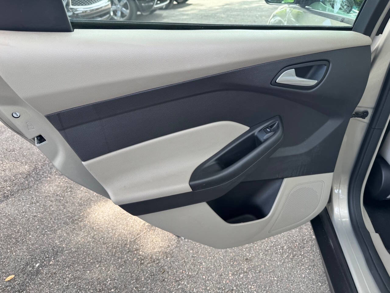 Used 2015 Ford Focus SE FWD image 37