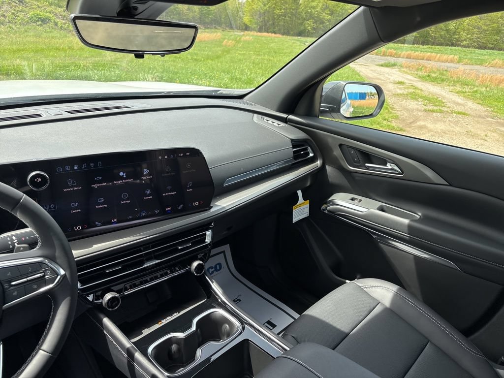 New 2026 Chevrolet Traverse LT w/ Sun and Wheel Package FWD image 54