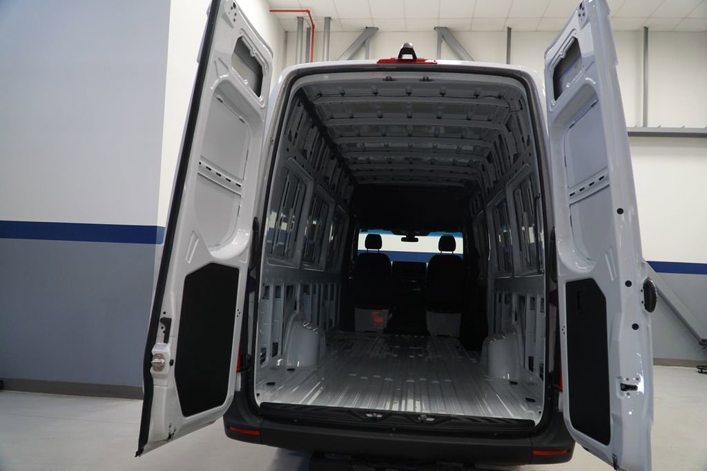 New 2025 Mercedes-Benz Sprinter 2500 image 15