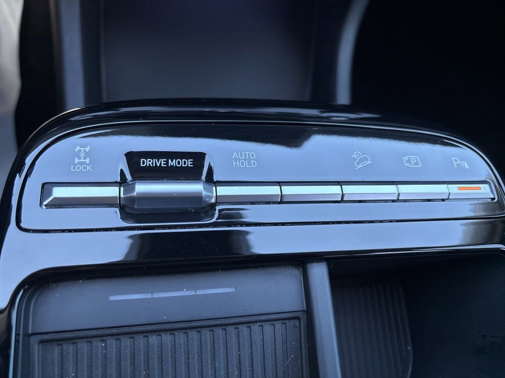 Certified 2025 Hyundai Tucson Limited AWD/4WD image 24