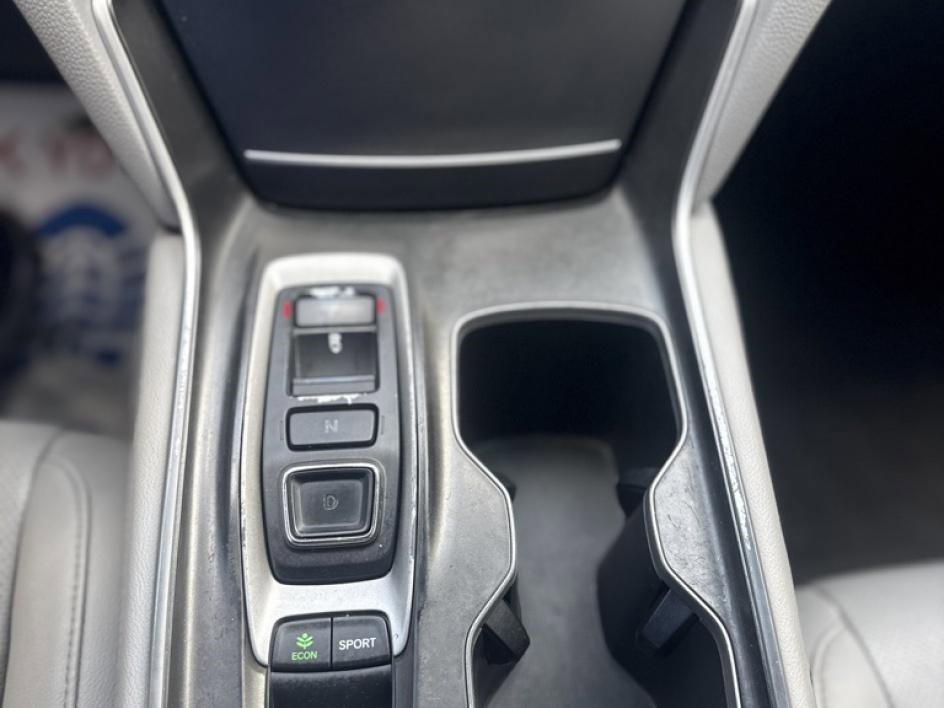 Used 2018 Honda Accord Touring image 34