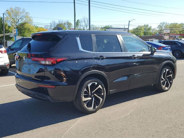 Used 2022 Mitsubishi Outlander ES FWD image 4