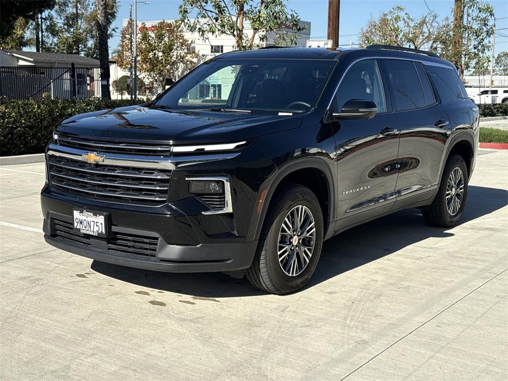 Used 2024 Chevrolet Traverse LT image 7