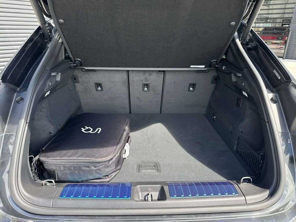 Certified 2024 Porsche Macan 4 Electric image 13