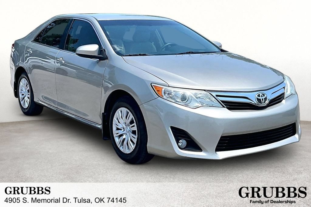 Used 2014 Toyota Camry LE FWD image 1