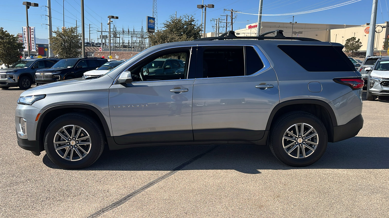 Used 2023 Chevrolet Traverse LT image 4