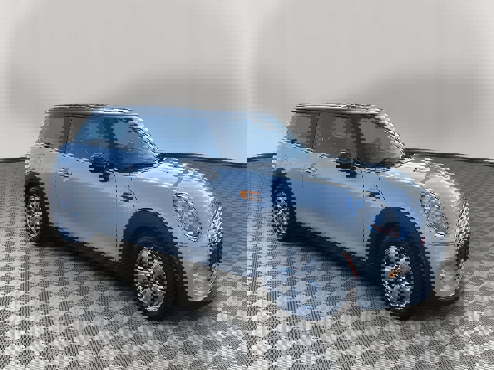 Used 2014 MINI Cooper 2-Door Hardtop image 3