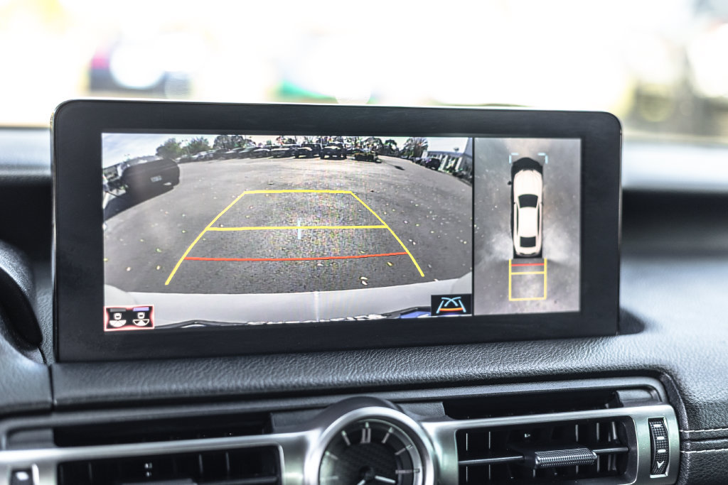 Used 2022 Lexus IS 500 RWD image 13