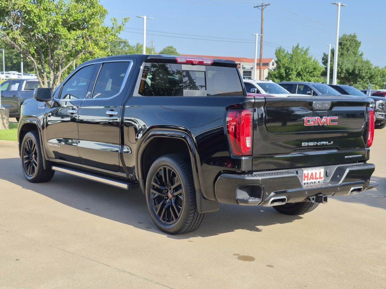 Certified 2023 GMC Sierra 1500 Denali w/ Technology Package AWD/4WD image 4