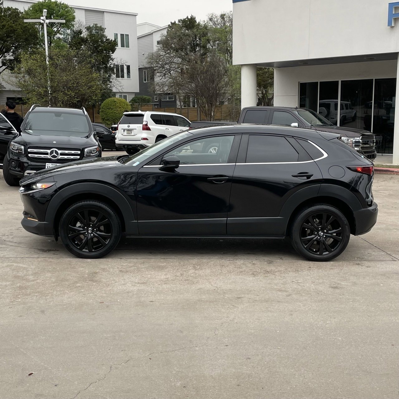 Used 2024 MAZDA CX-30 AWD 2.5 S w/ Select Sport Pkg image 3