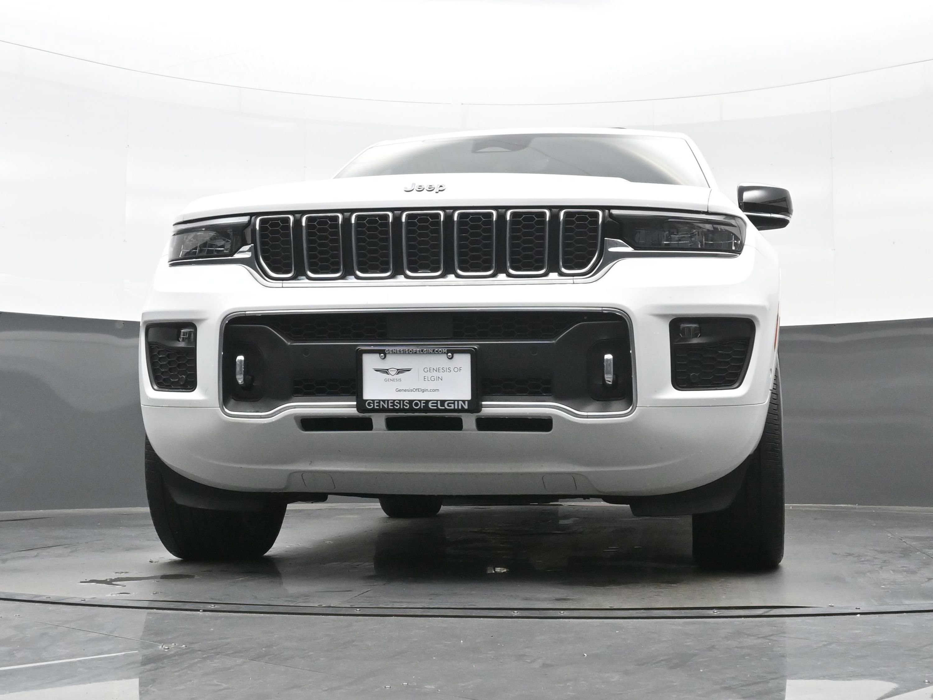 Used 2023 Jeep Grand Cherokee Overland AWD/4WD image 37