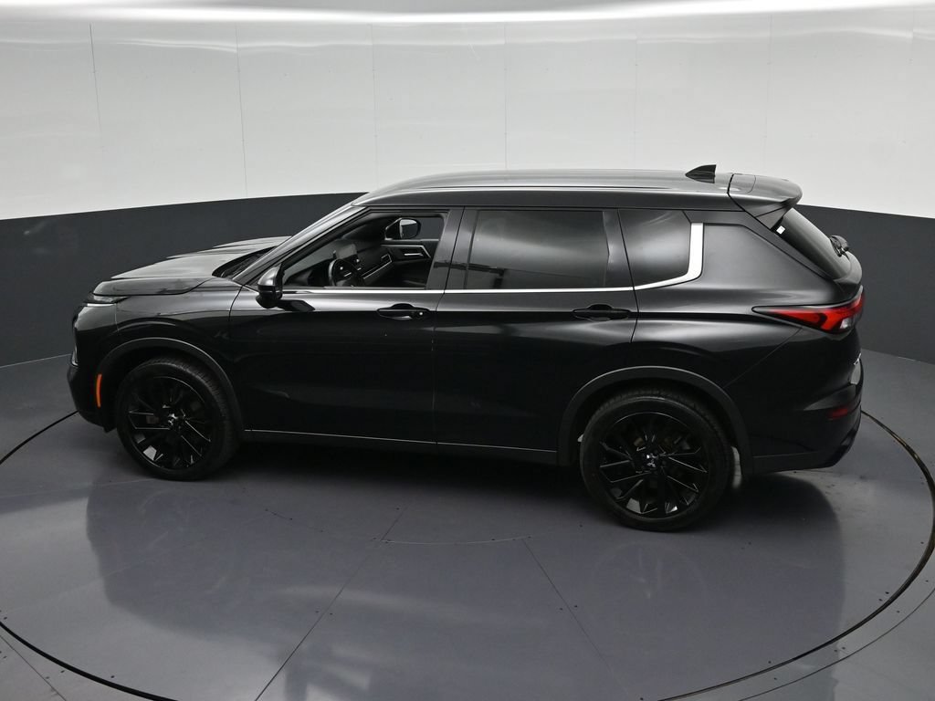 Used 2023 Mitsubishi Outlander SE FWD image 24