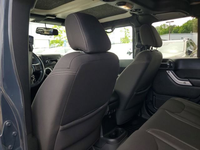 Certified 2017 Jeep Wrangler Unlimited Sahara w/ Connectivity Group AWD/4WD image 11