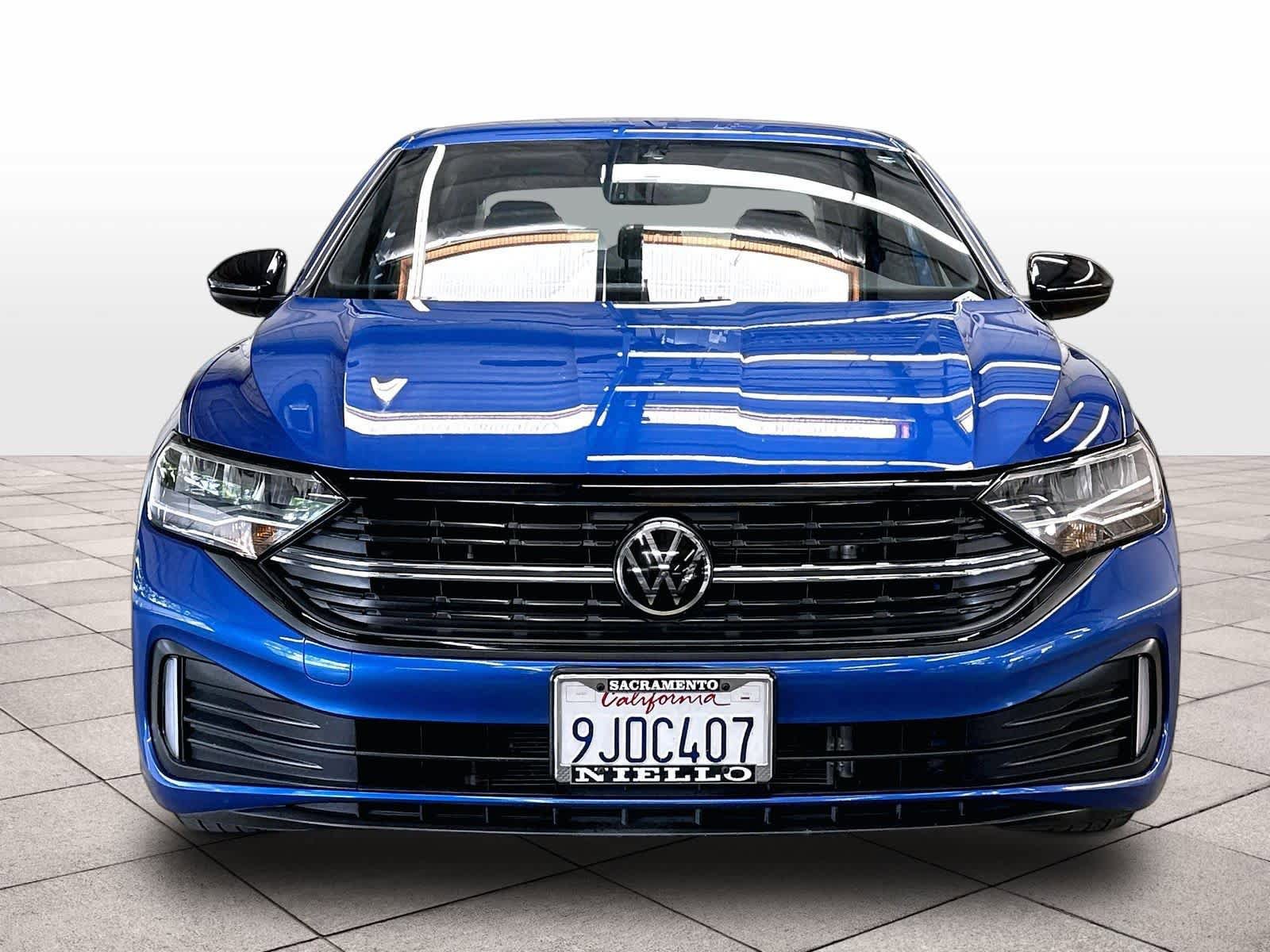 Used 2024 Volkswagen Jetta Sport FWD image 2