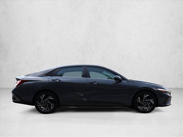 New 2026 Hyundai Elantra Limited FWD image 4