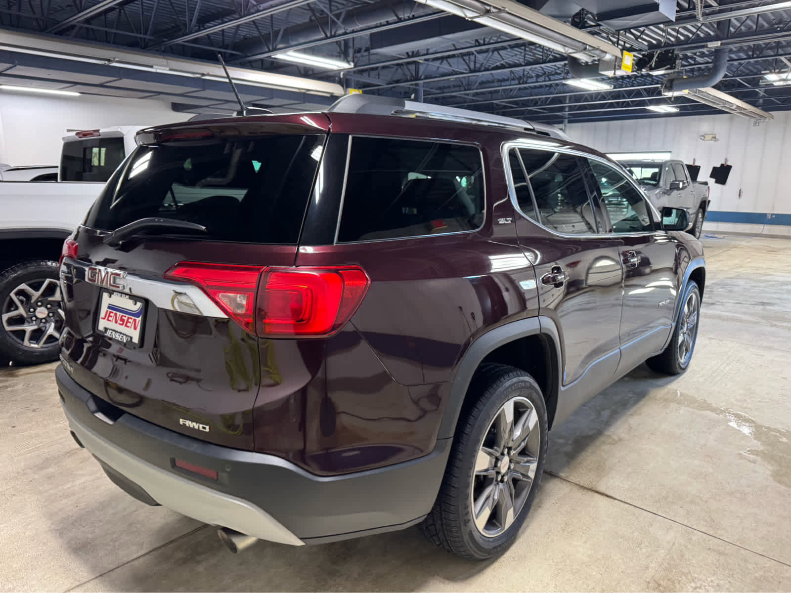 Used 2018 GMC Acadia SLT image 4
