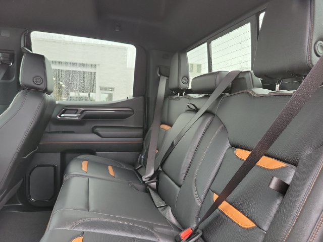 Used 2024 GMC Sierra 1500 AT4 w/ Technology Package AWD/4WD image 33