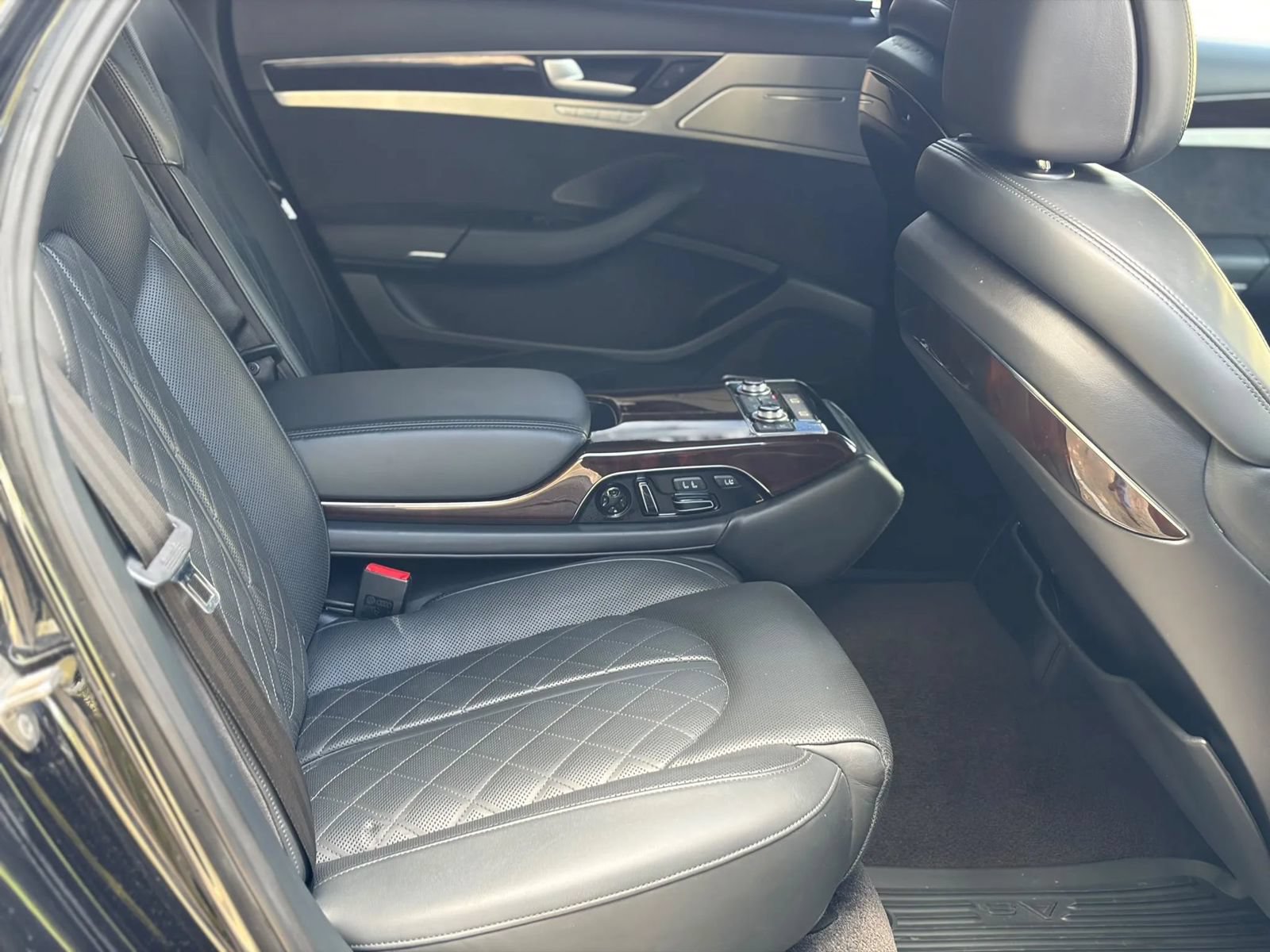 Used 2014 Audi A8 L 4.0T w/ Luxury Package AWD/4WD image 26