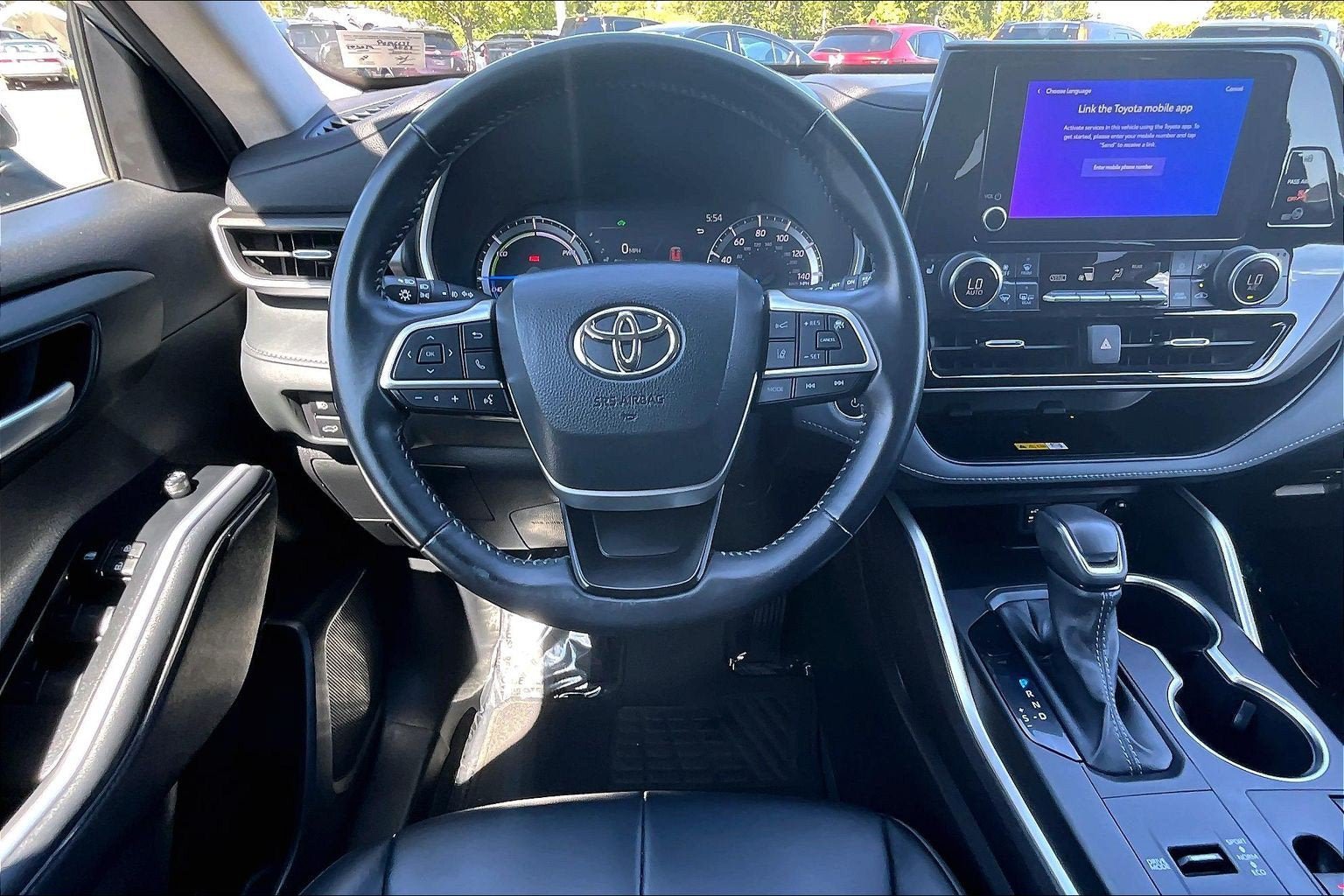 Used 2023 Toyota Highlander XLE AWD/4WD image 5