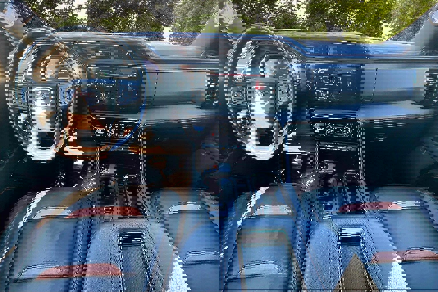 Used 2022 GMC Sierra 1500 AT4 image 8