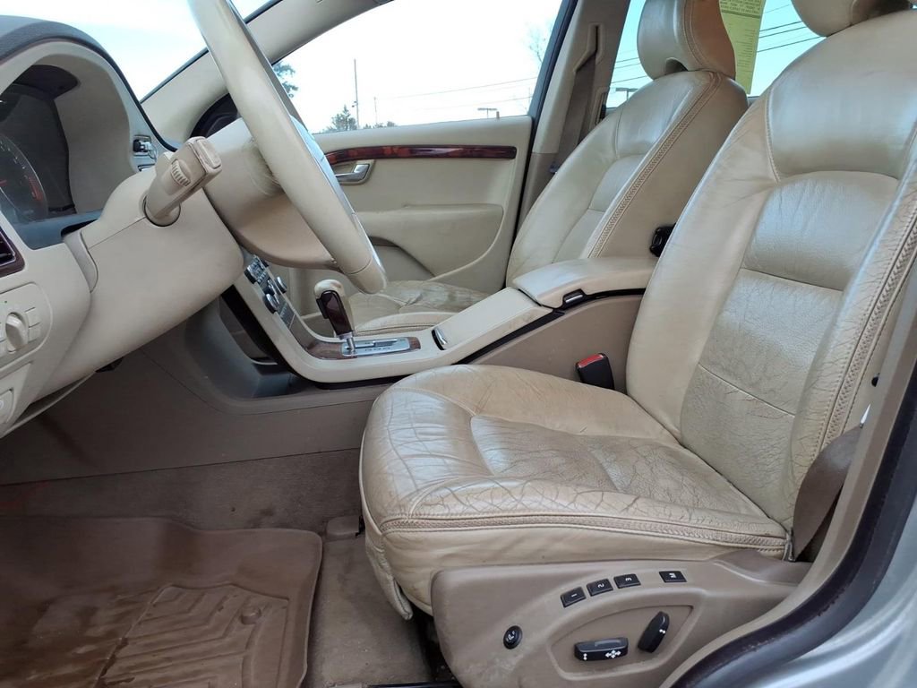 Used 2008 Volvo XC70 3.2 image 18