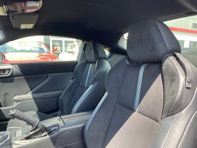 New 2025 Toyota GR86 Premium RWD image 31