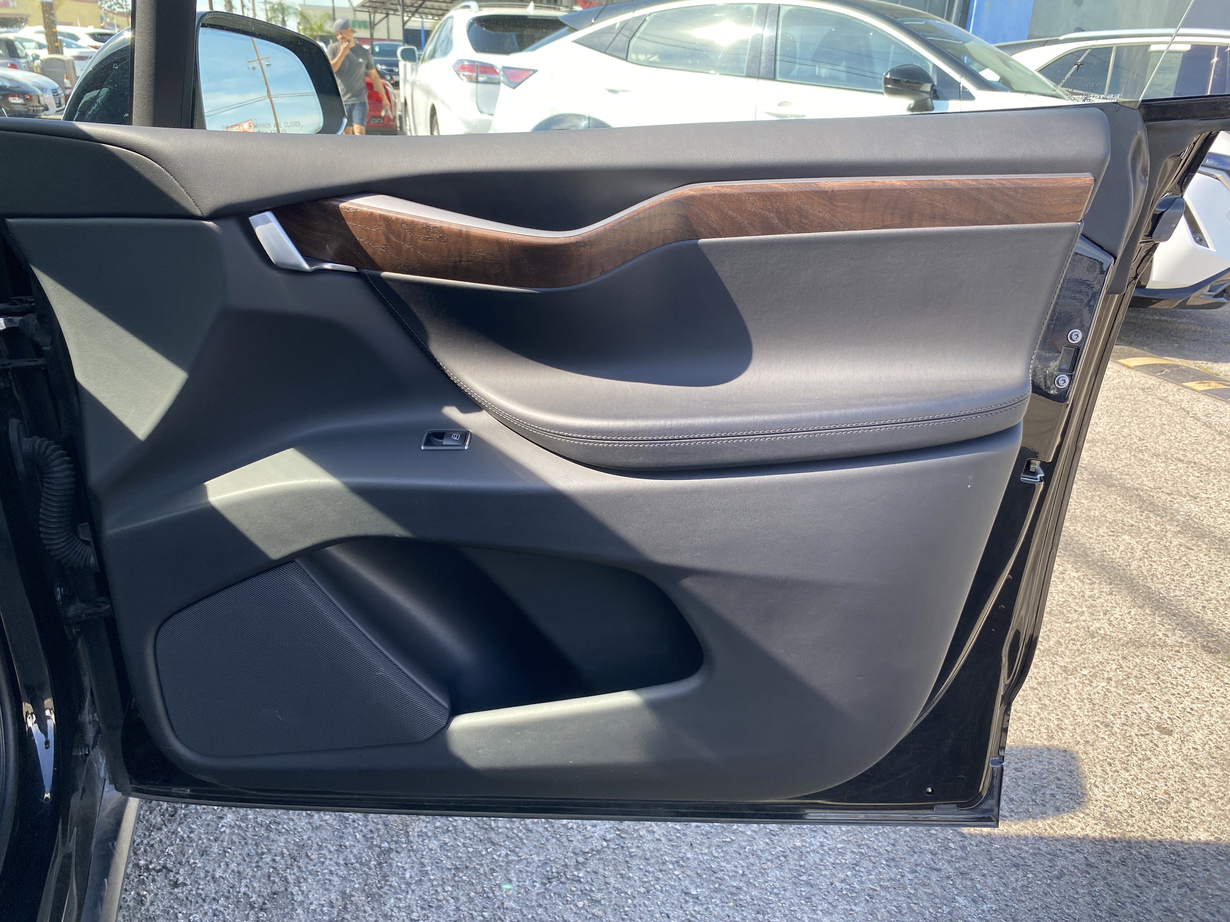 Used 2018 Tesla Model X P100D image 24