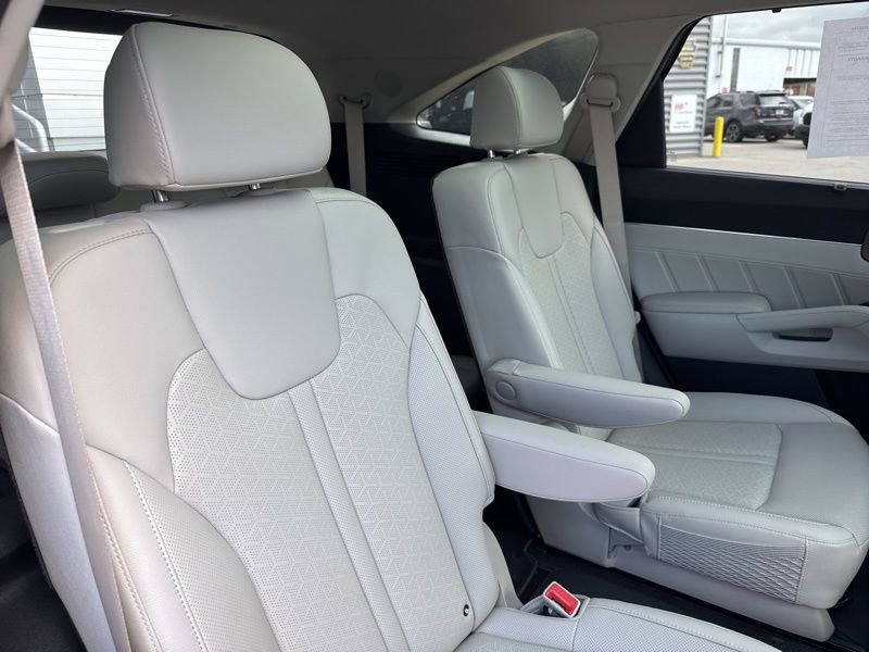 Used 2023 Kia Sorento SX Prestige w/ Panoramic Sunroof Package image 8