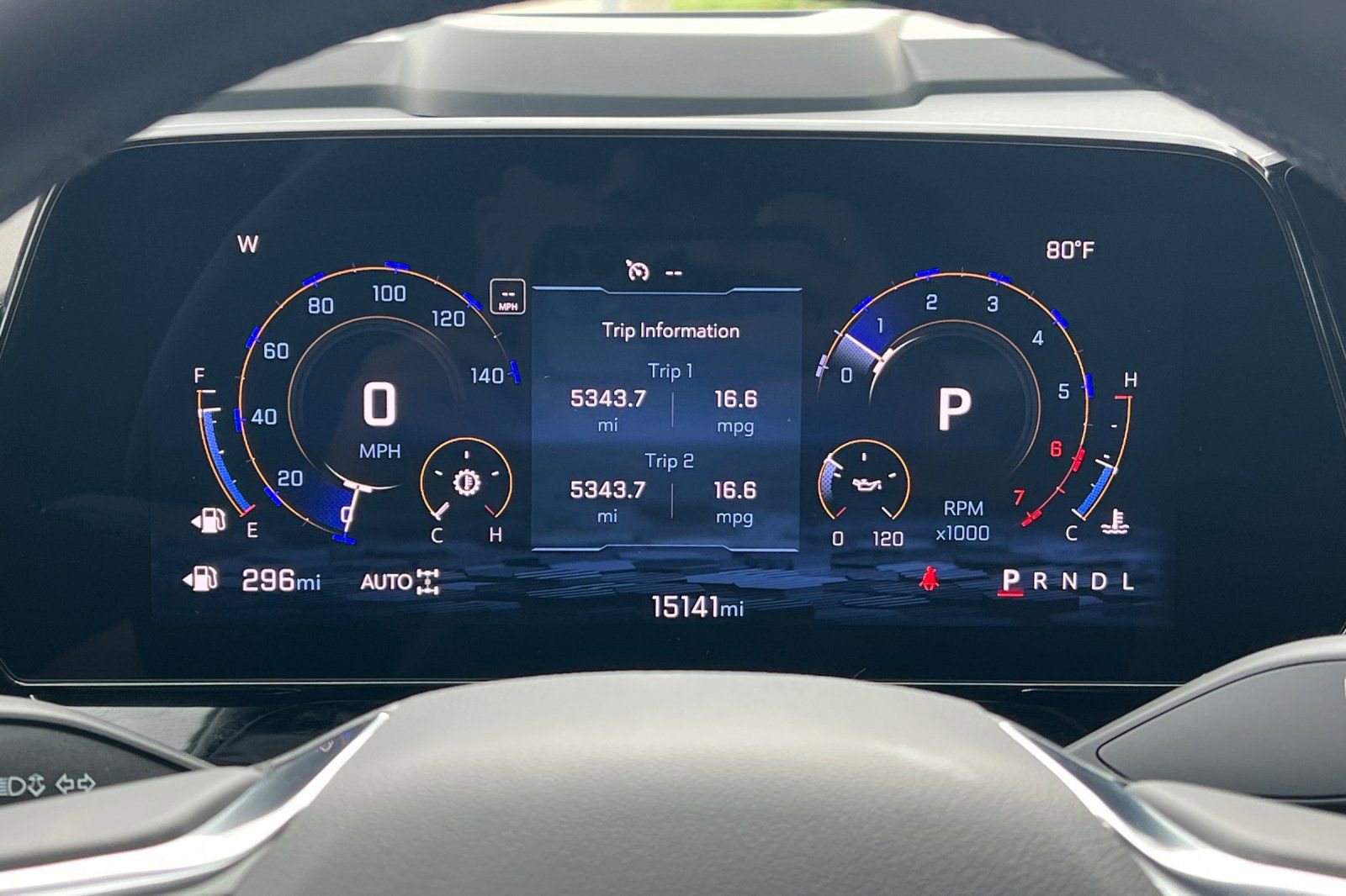 Used 2025 Chevrolet Suburban LT w/ Comfort Package image 32