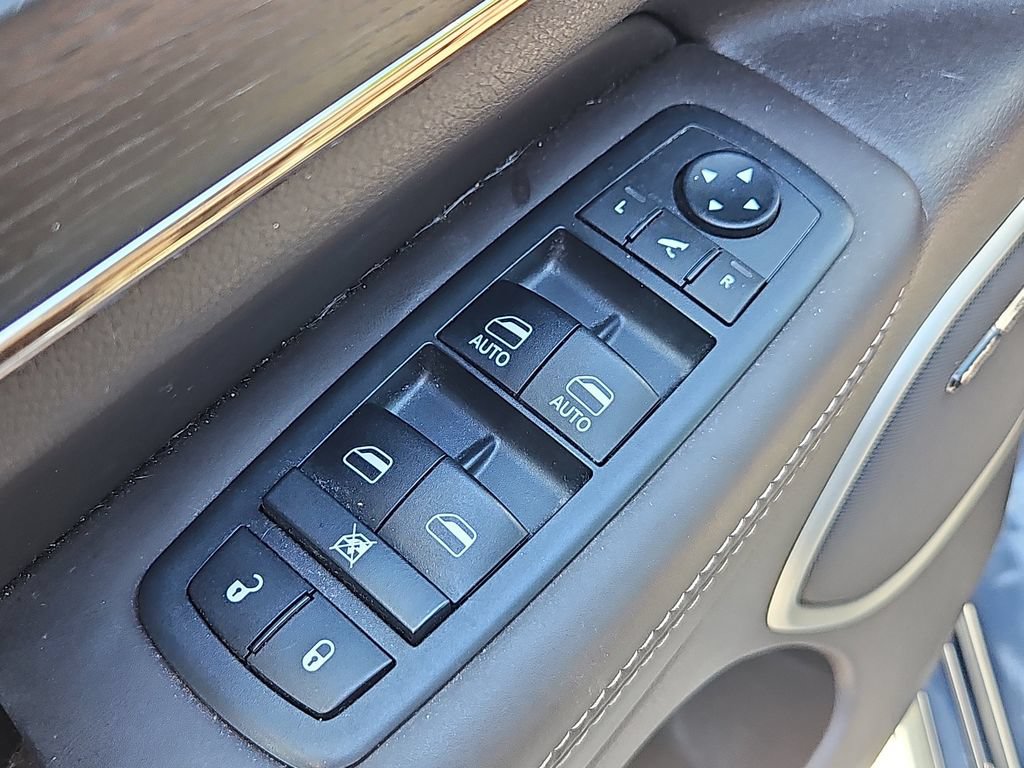 Used 2019 Jeep Grand Cherokee Summit w/ Platinum Series Group AWD/4WD image 32