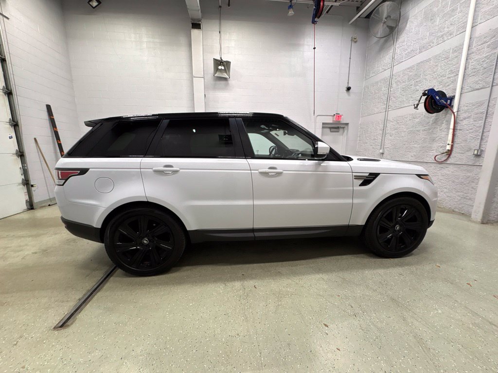 Used 2017 Land Rover Range Rover Sport SE AWD/4WD image 3