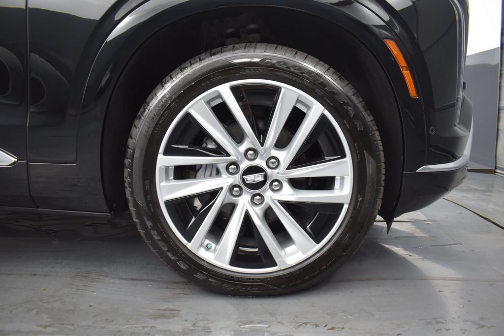 Certified 2026 Cadillac Vistiq Luxury w/ LPO, Floor Liner Package AWD/4WD image 37