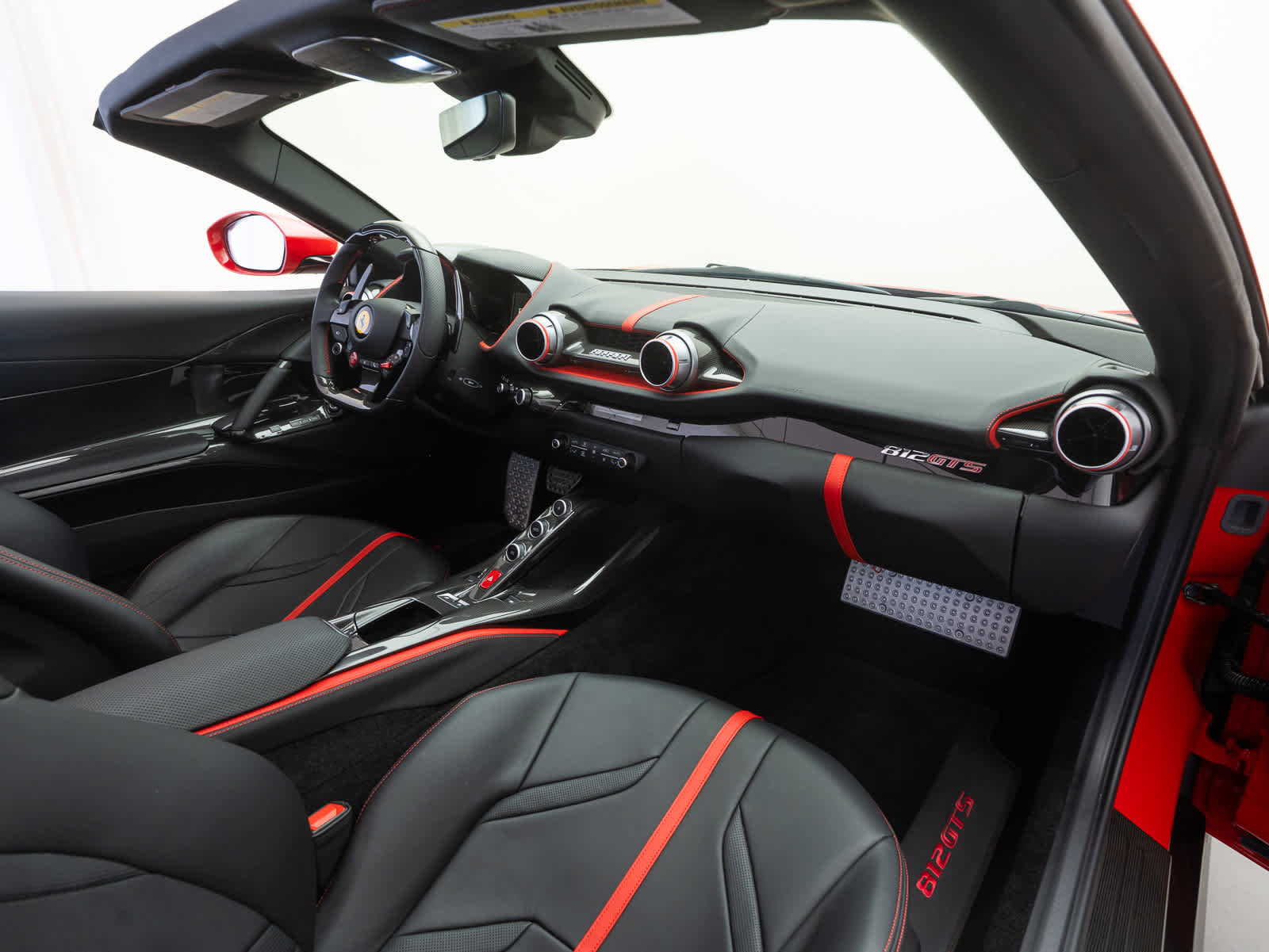 Used 2021 Ferrari 812 GTS image 13